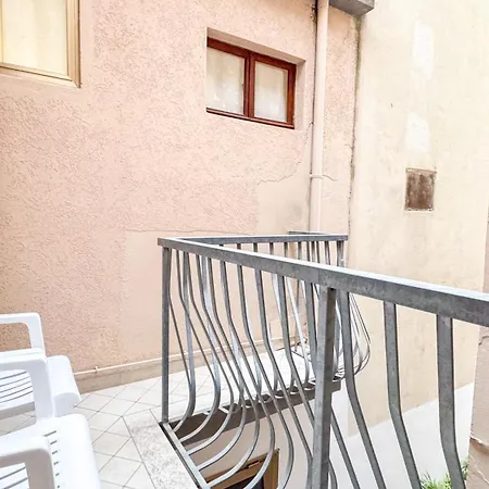 Apartment Ca 4 Nevodi Jennifer By Ca-sa Check Chioggia
